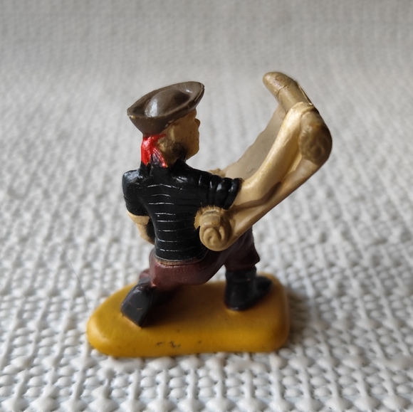 Free with $10+ purchase🍭Safari Ltd Pirates Mini Figure - Picture 3 of 5